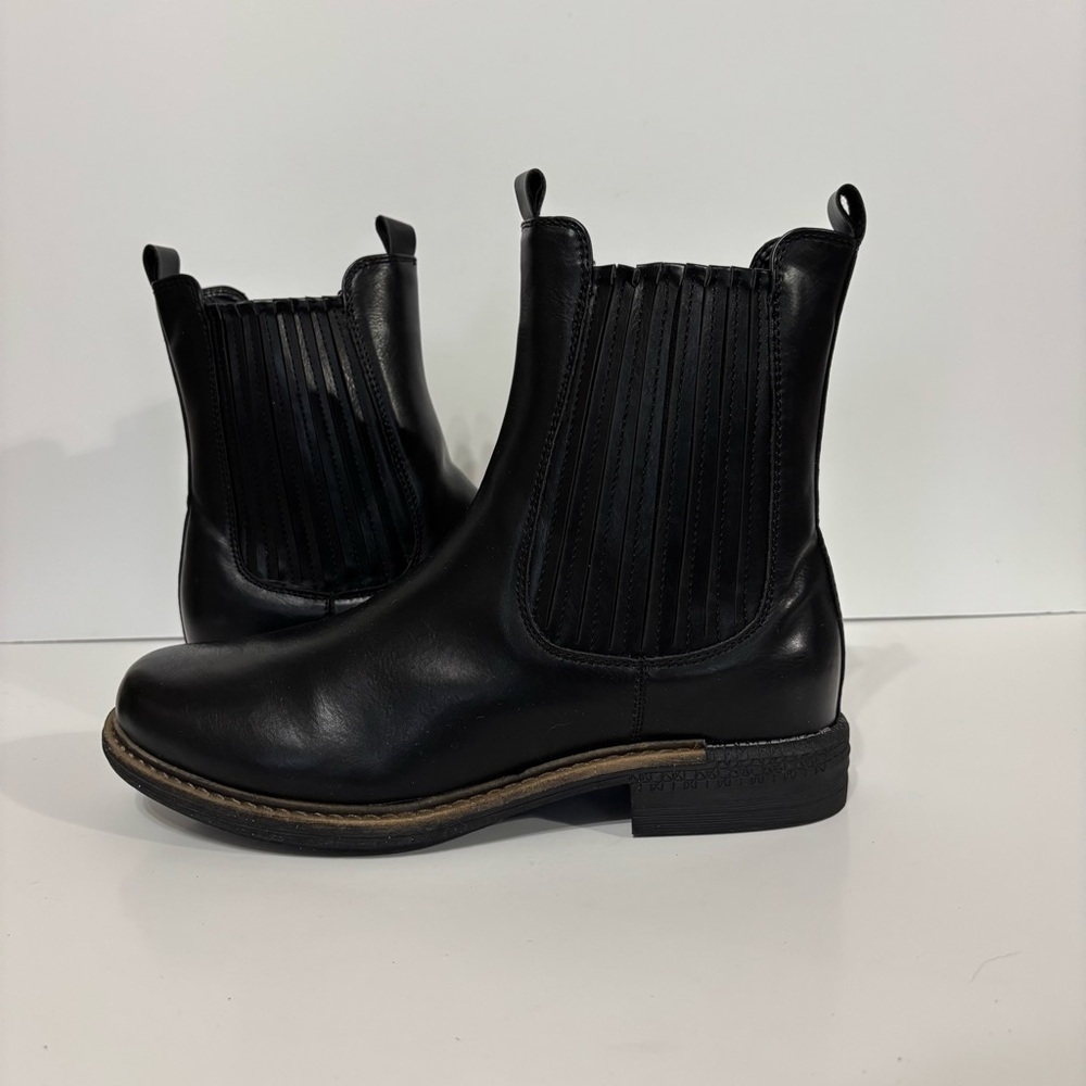 MUK LUKS Spike Madison Women's Chelsea Boots Size 11